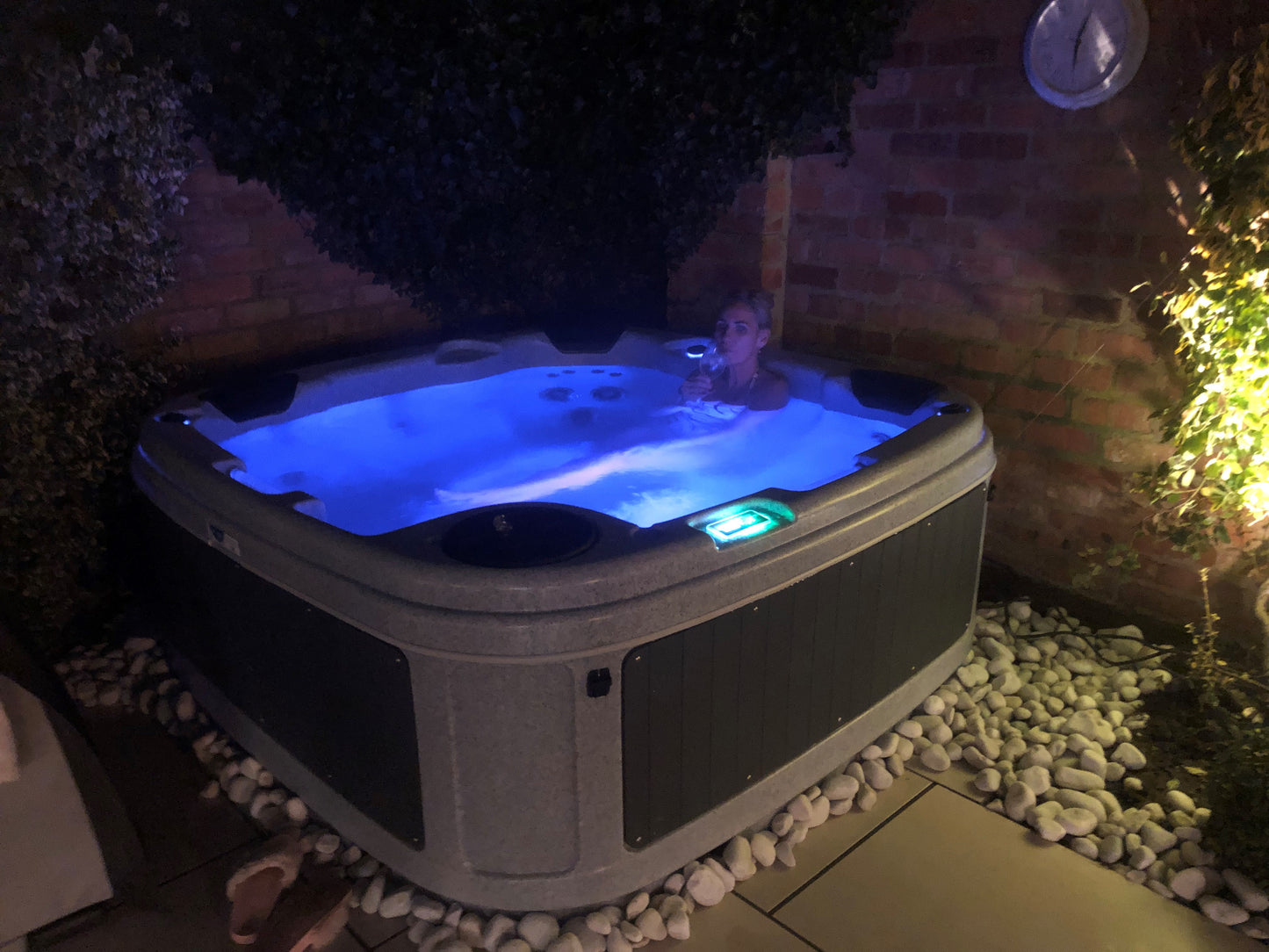 RotoSpa - DuraSpa S380 5-6 Person Spa - Beyond outdoor living