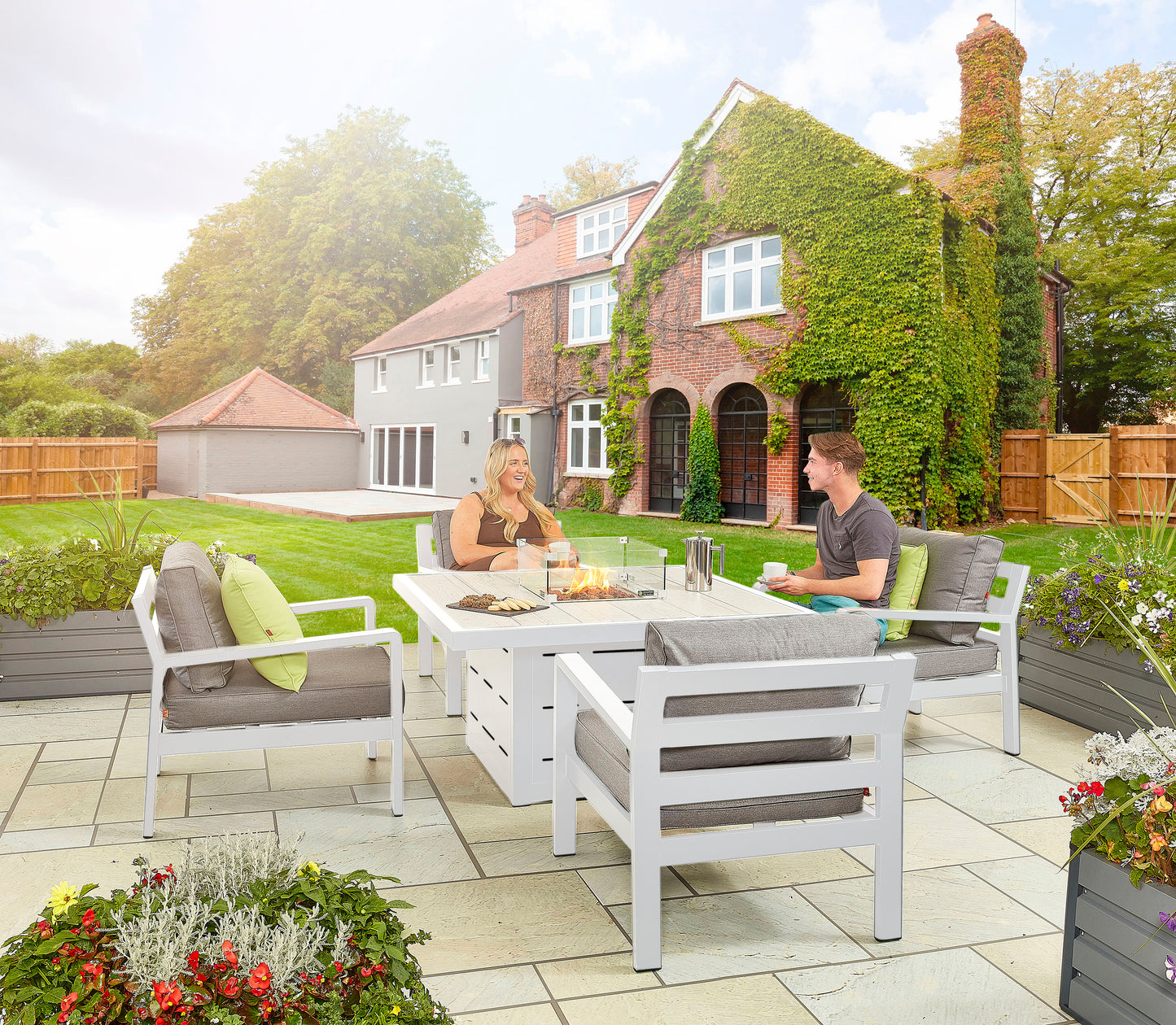 HEX Living - Tutbury Fire Pit Table Garden Set with Four Chairs