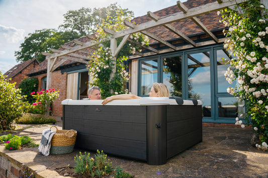 MSpa Oslo 4-6 Person Portable Hot Tub - Beyond outdoor living
