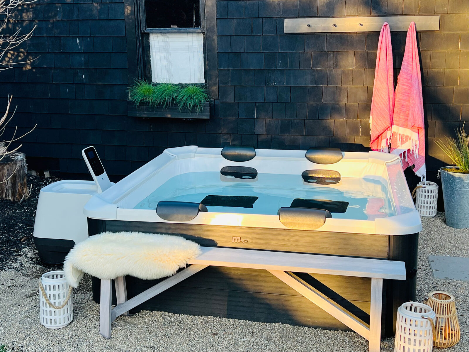 MSpa Oslo 4-6 Person Portable Hot Tub - Beyond outdoor living